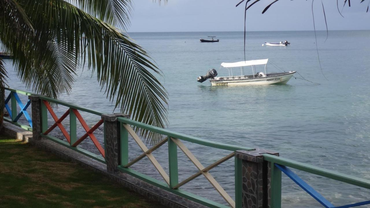 Hotel Posada Del Mar Fresh Water Bay Экстерьер фото